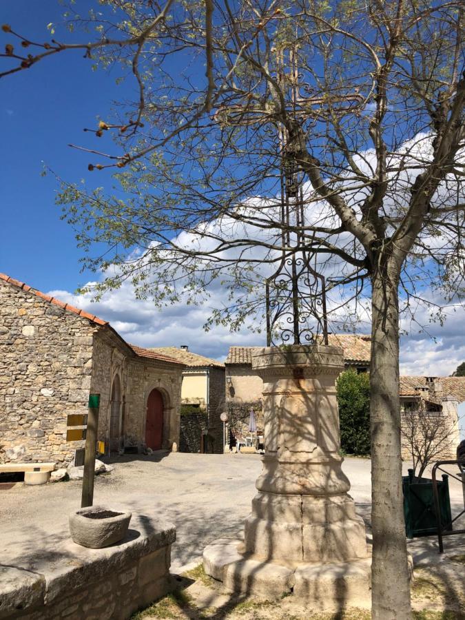 Maison des Bourgades Saint-Julien-de-Peyrolas Extérieur photo